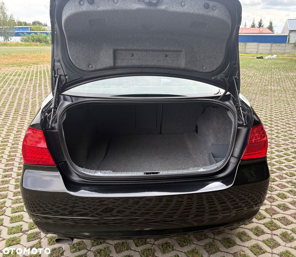 BMW Seria 3 318d - 22