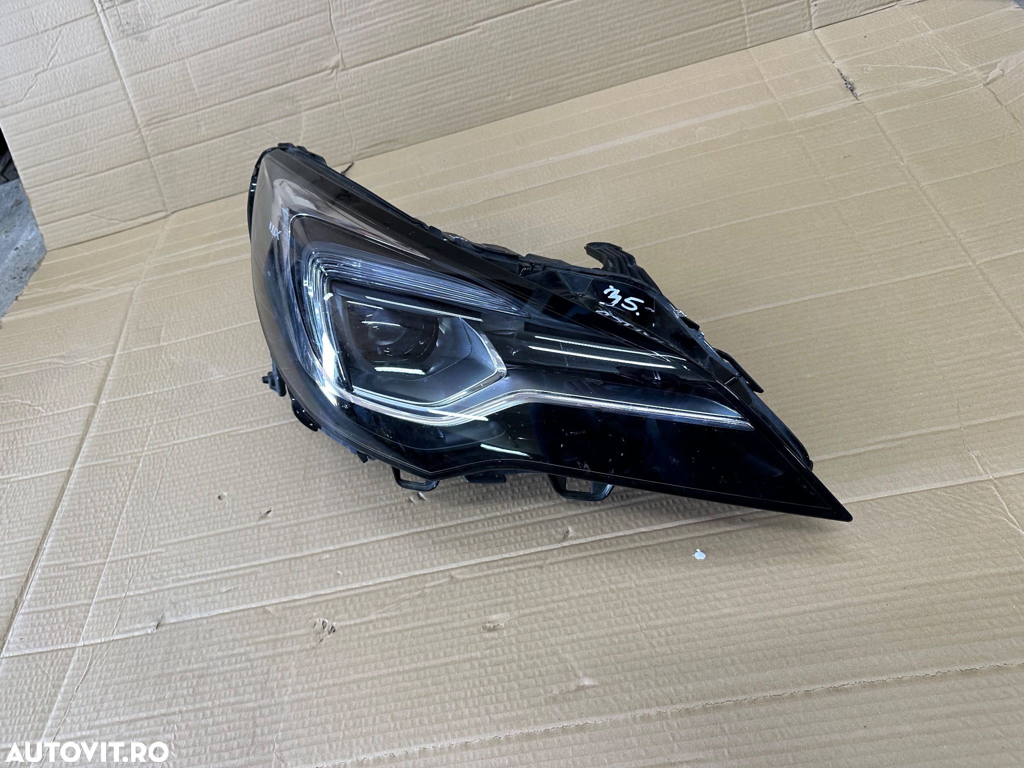Far dreapta full led matrix OPEL ASTRA K an 2016-2020 fara defect cod original 39023763 - 1