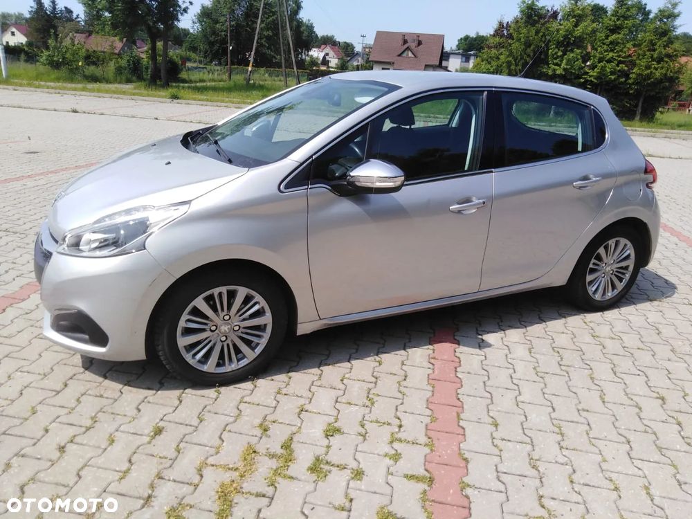 Peugeot 208 1.6 BlueHDi Allure S&S - 1