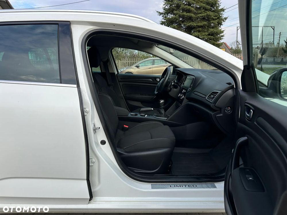 Renault Megane 1.5 Blue dCi Limited - 11