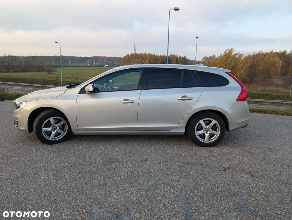Volvo V60 D4 Summum - 8