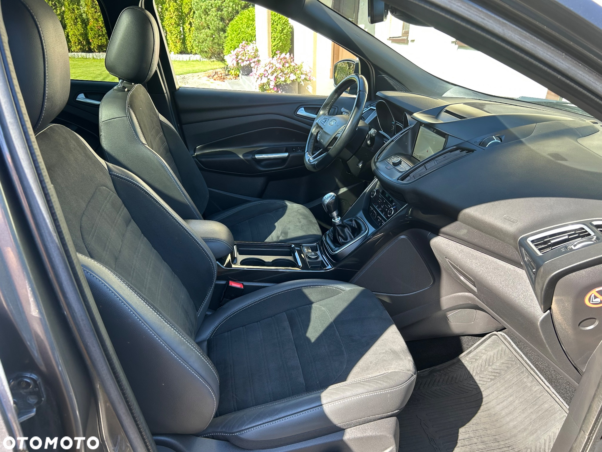 Ford Kuga 2.0 TDCi 4x4 ST-Line - 33