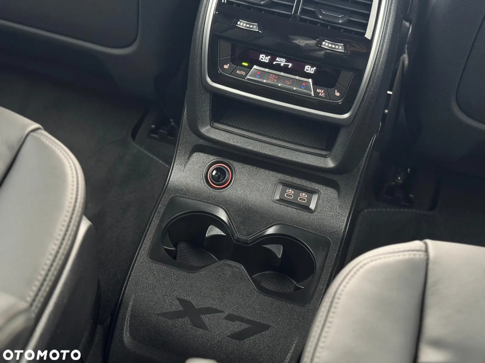BMW X7 - 29