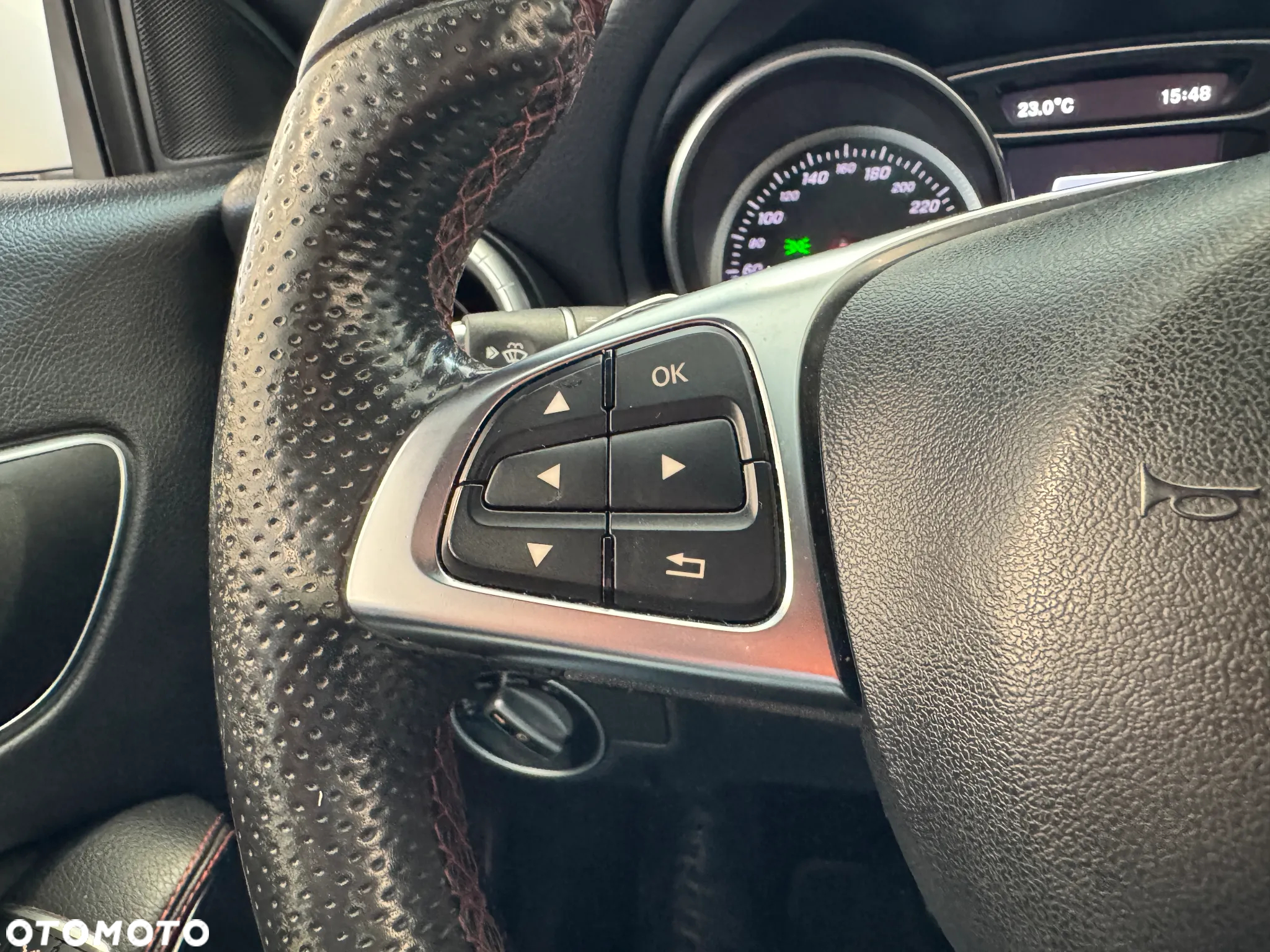 Mercedes-Benz CLA 200 7G-DCT - 17