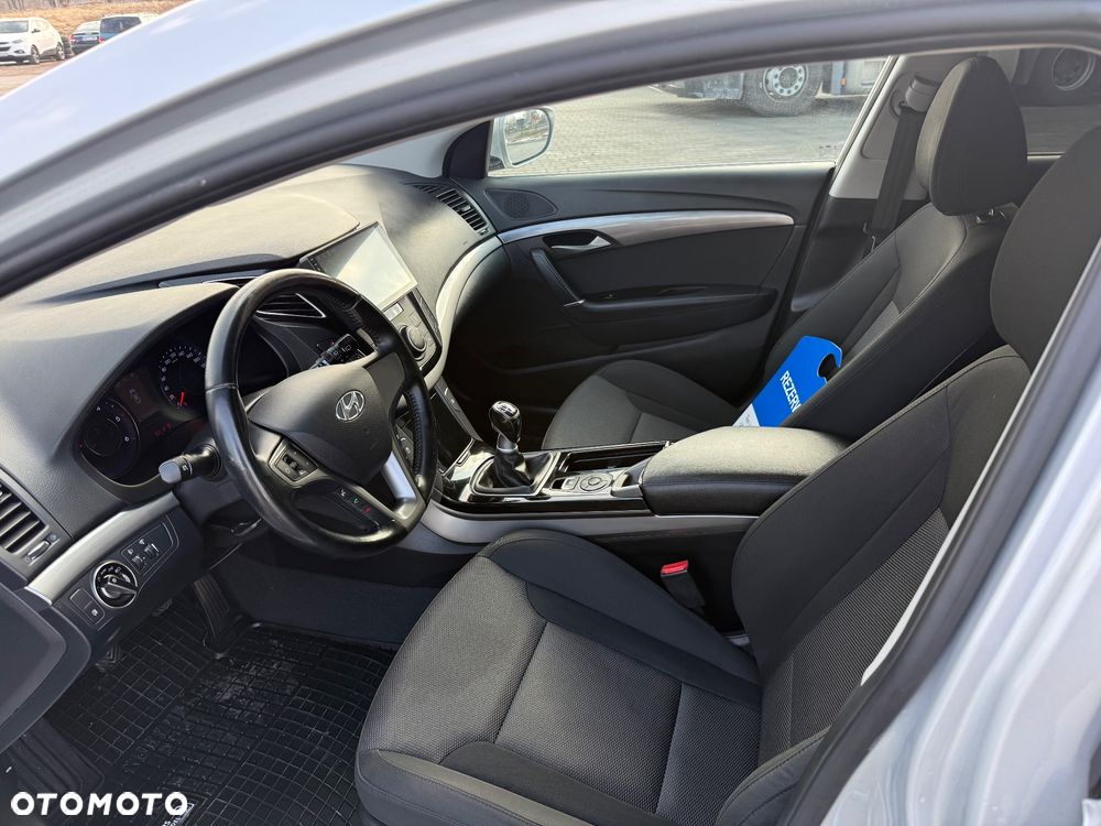 Hyundai i40 Kombi 1.7 CRDi Premium - 23