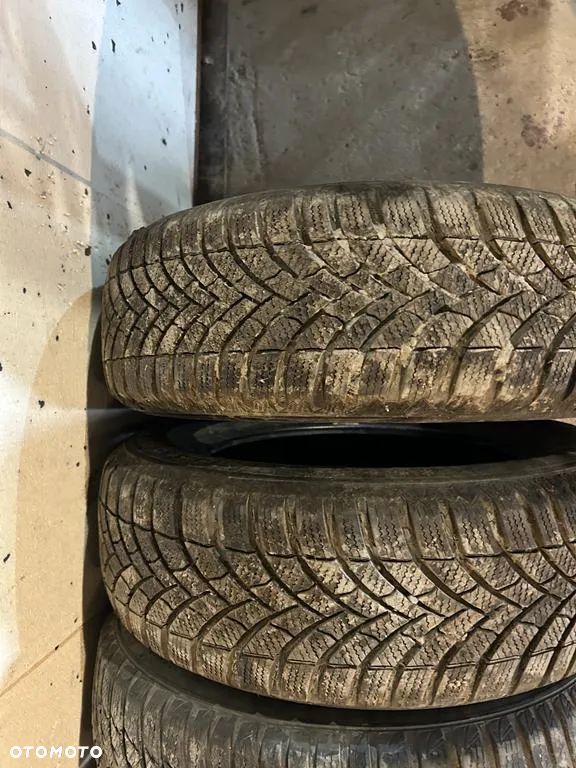Opony zimowe 185/65R15 Kumho 2szt - 9