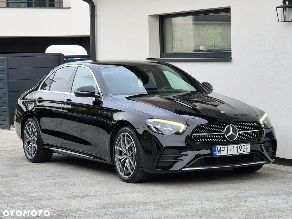 Mercedes-Benz Klasa E 220 d 4Matic 9G-TRONIC AMG Line - 2