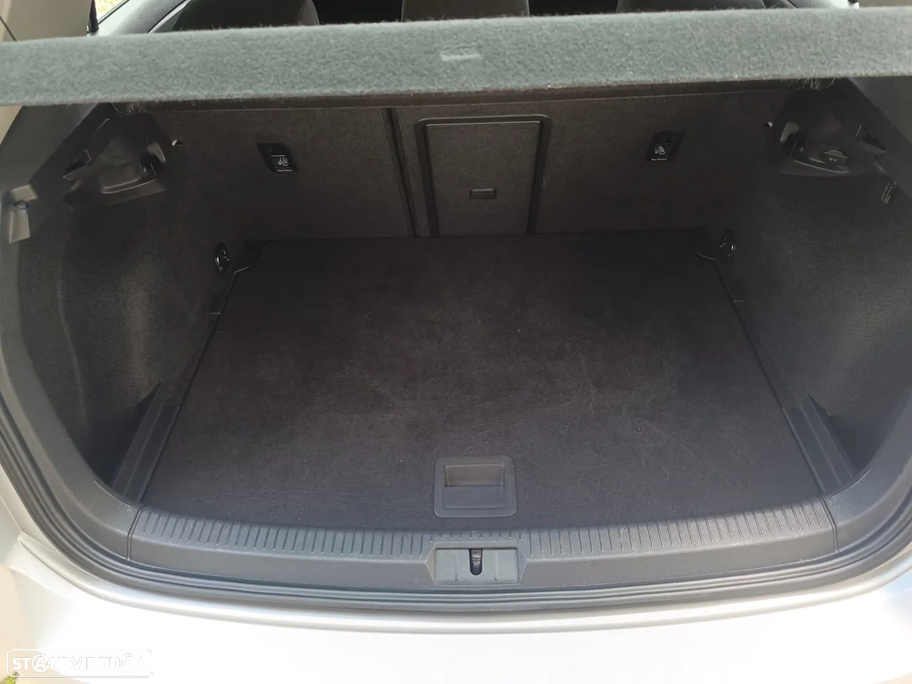 VW Golf 1.6 TDI Confortline - 34