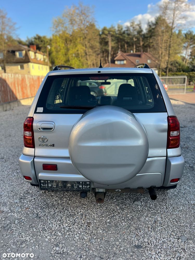 Toyota RAV4 D-4D 4x4 - 8