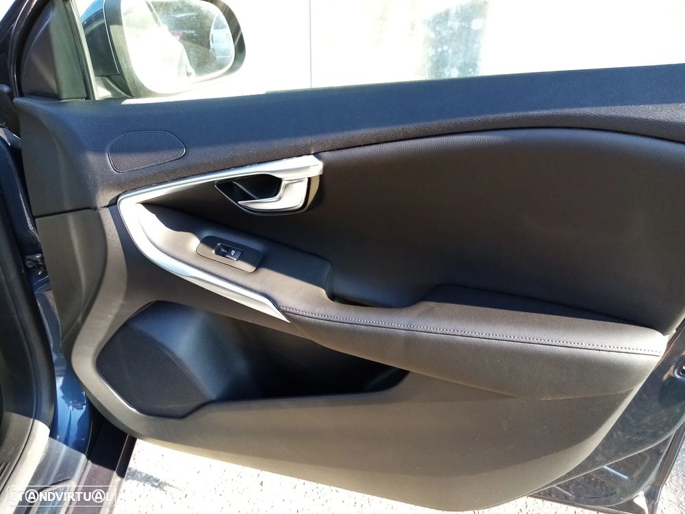 Volvo V40 D2 Inscription - 23