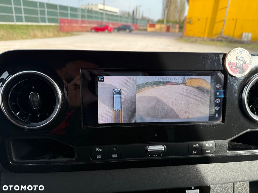 Mercedes-Benz Sprinter - 24