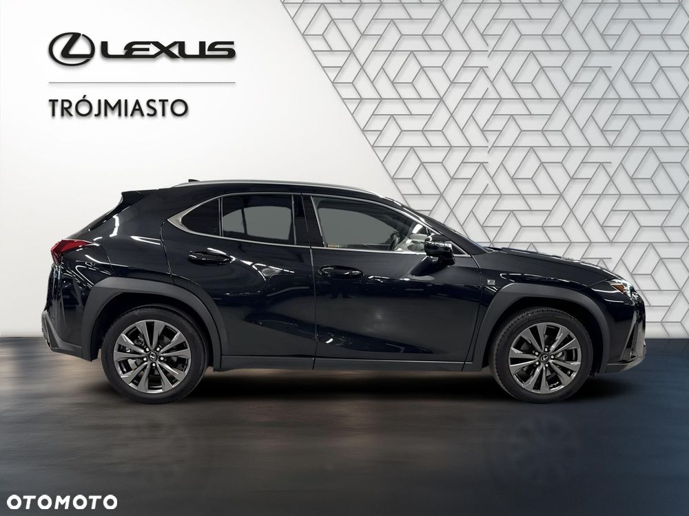 Lexus UX 300h F Sport Design - 7