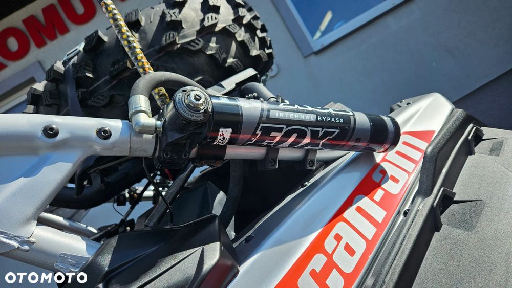 Can-Am Maverick - 11
