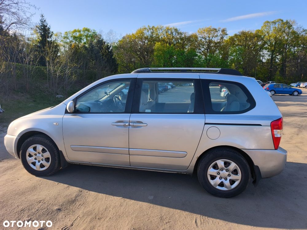 Kia Carnival - 1