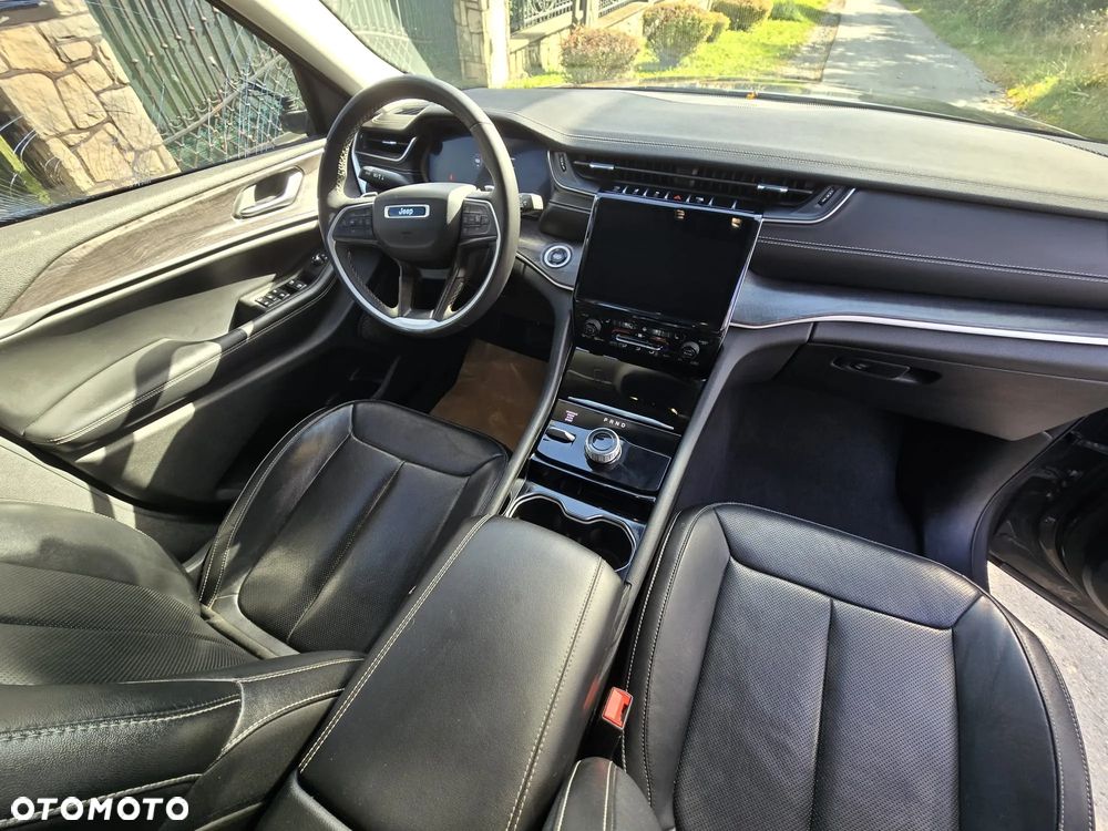 Jeep Grand Cherokee - 10