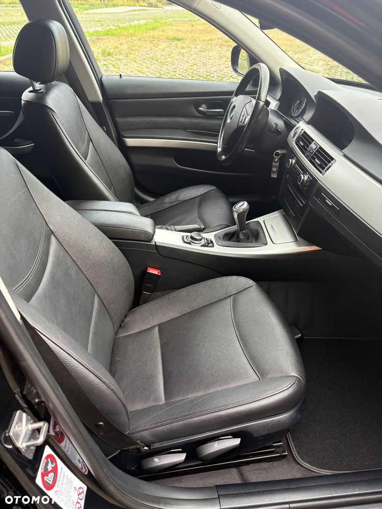 BMW Seria 3 318d - 19