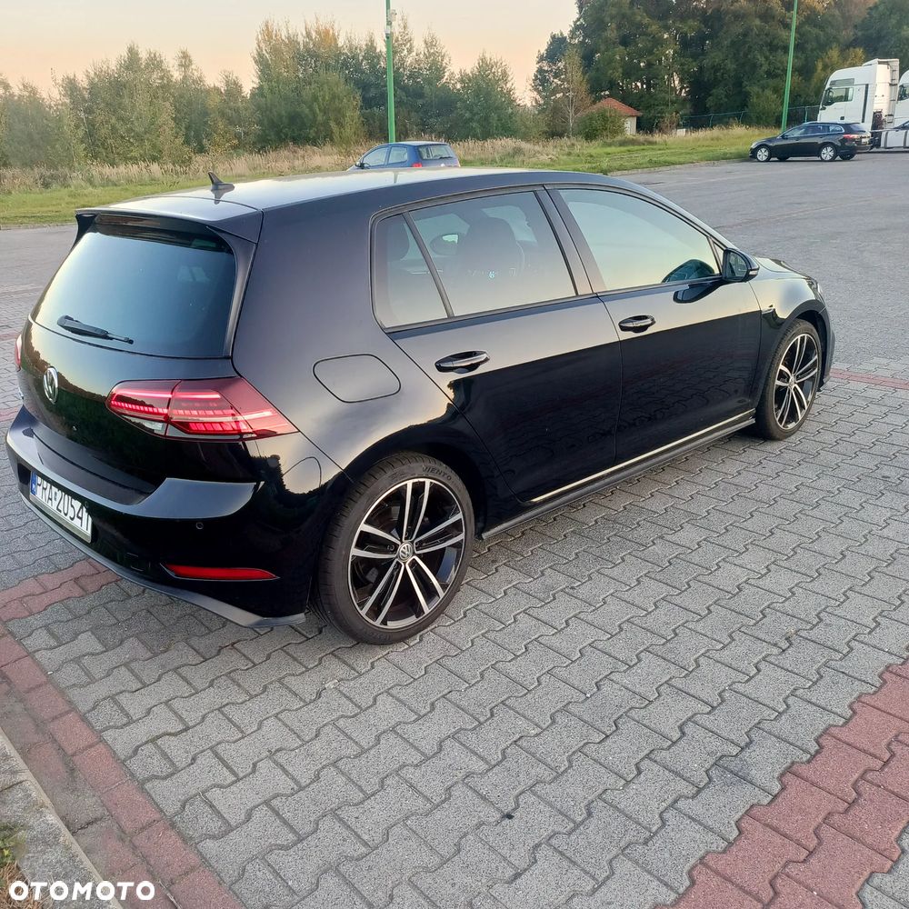 Volkswagen Golf - 28