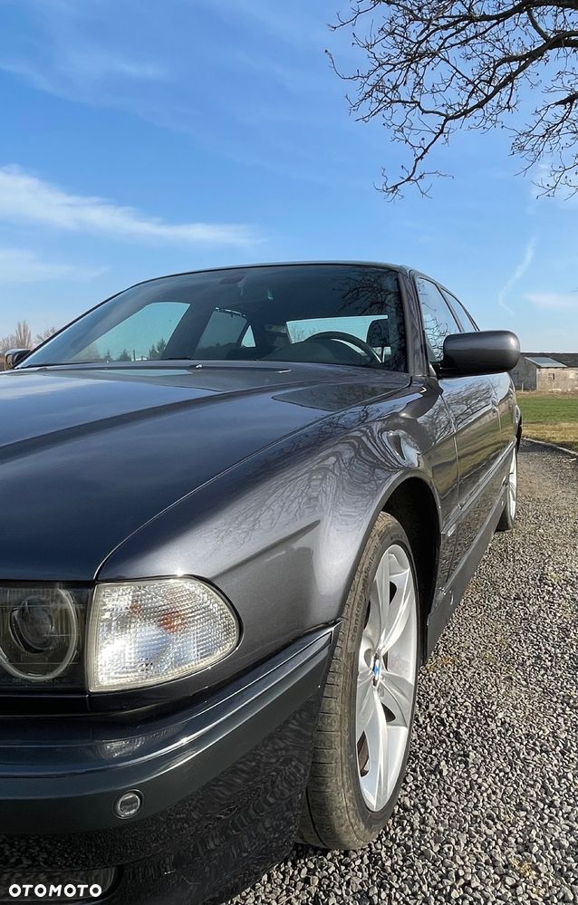 BMW Seria 7 740i - 10