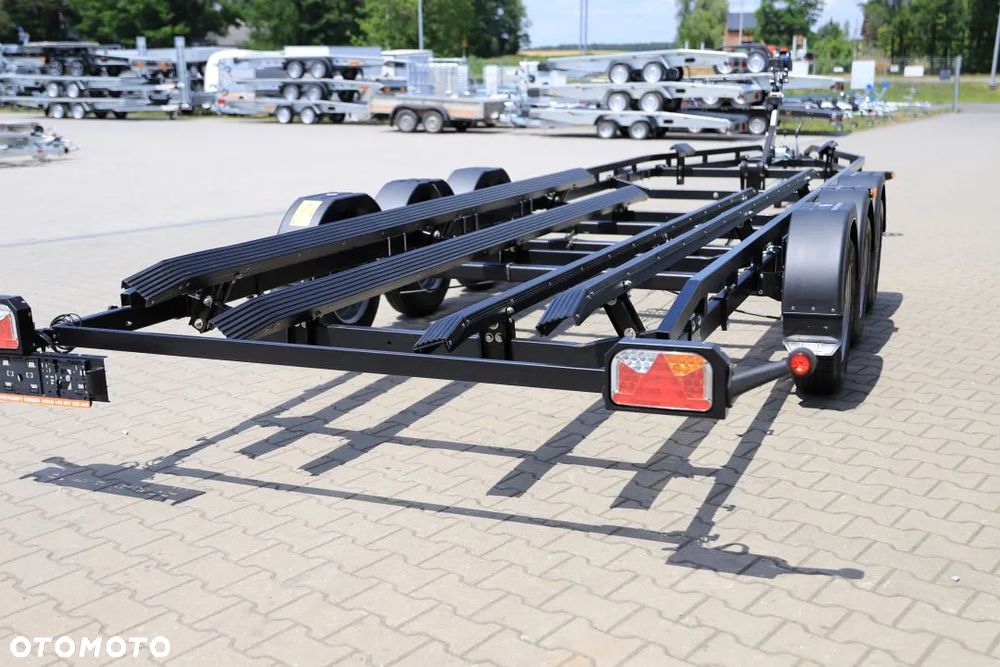 Lorries Przyczepa Podłodziowa PP35-9825 w Kolorze Czarnym Do Łodzi Max 9.8 M DMC 3500 kg Tylne Lampy LED - 7