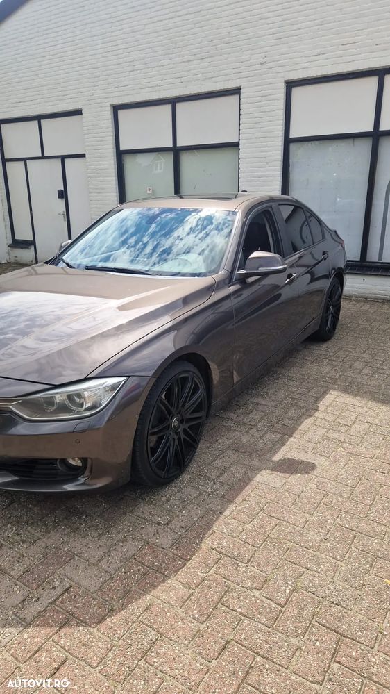 BMW Seria 3 320i Aut. Modern Line - 10