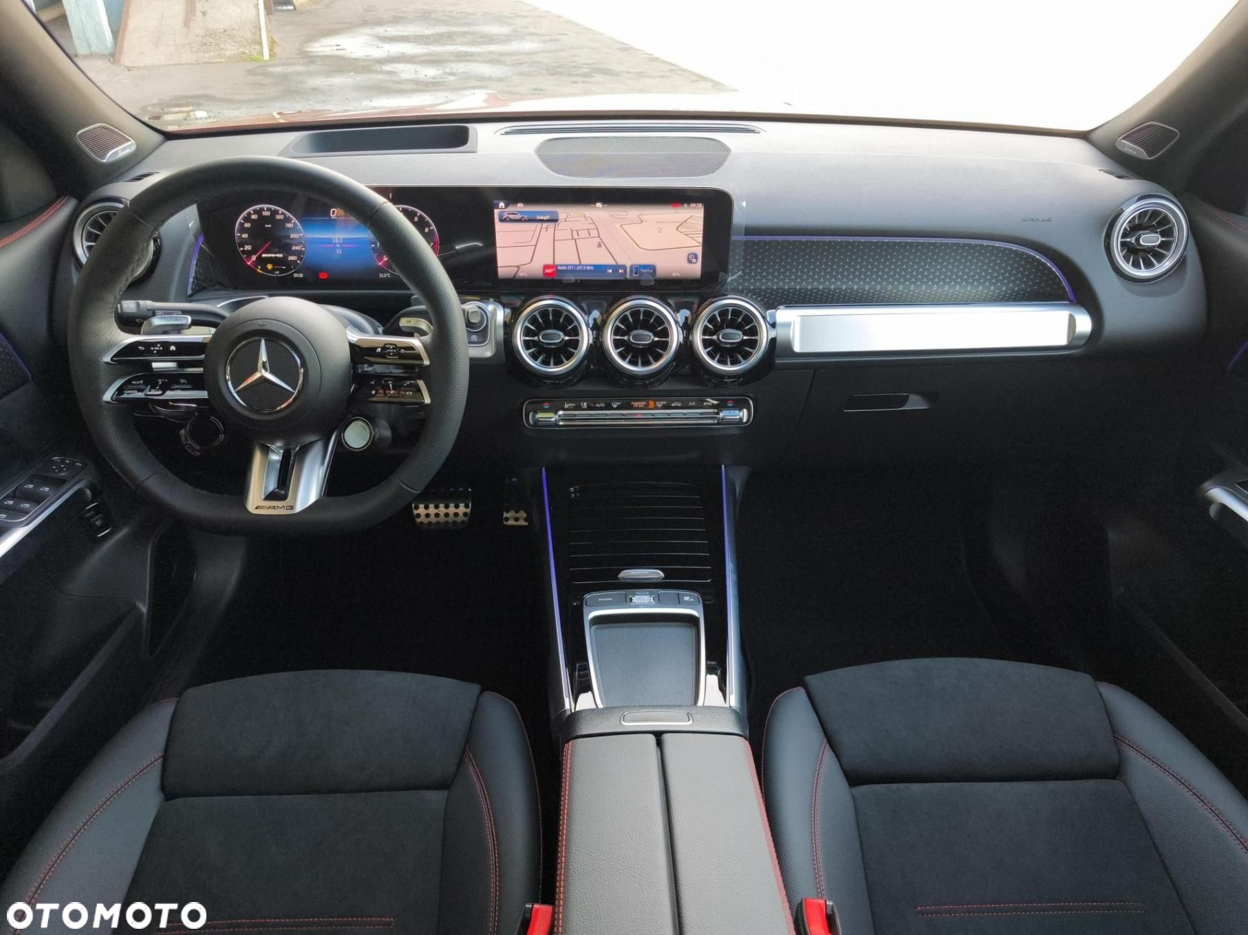 Mercedes-Benz GLB - 14