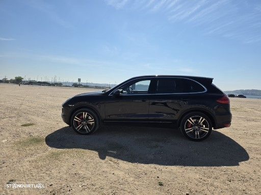 Porsche Cayenne Turbo Tiptronic S - 17