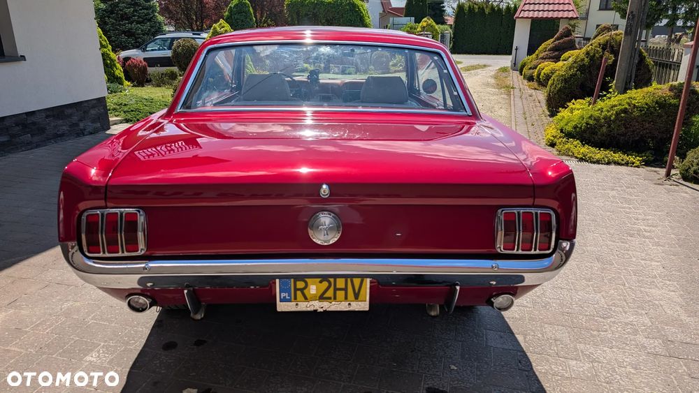 Ford Mustang - 7