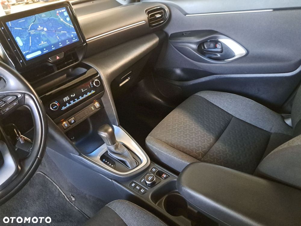 Toyota Yaris Cross Hybrid 1.5 Comfort 4x4 - 28