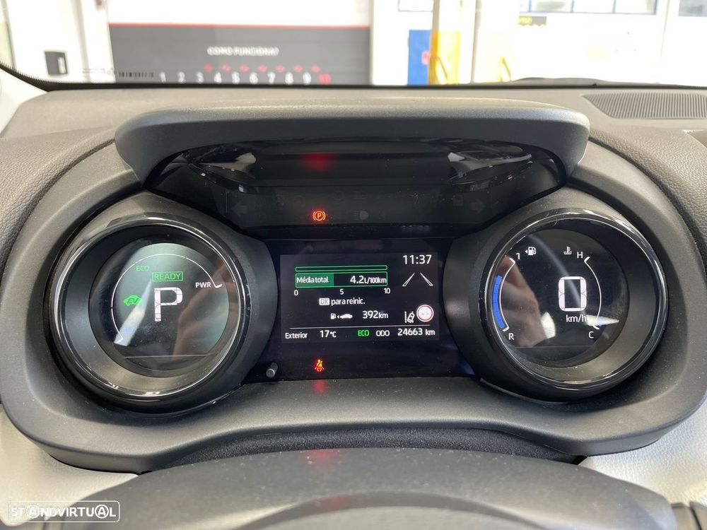 Toyota Yaris — fotografia 12