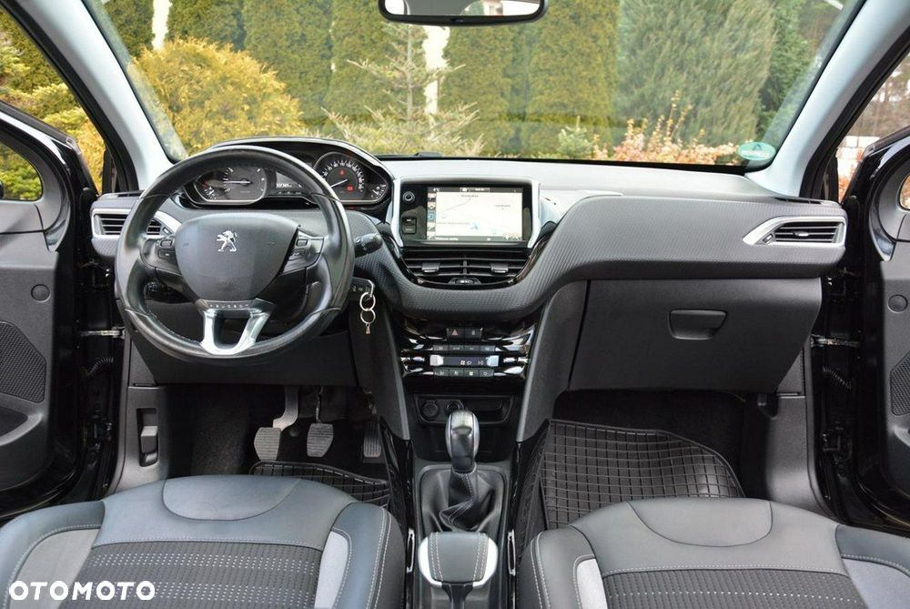 Peugeot 2008 1.2 Pure Tech GPF Allure S&S - 24