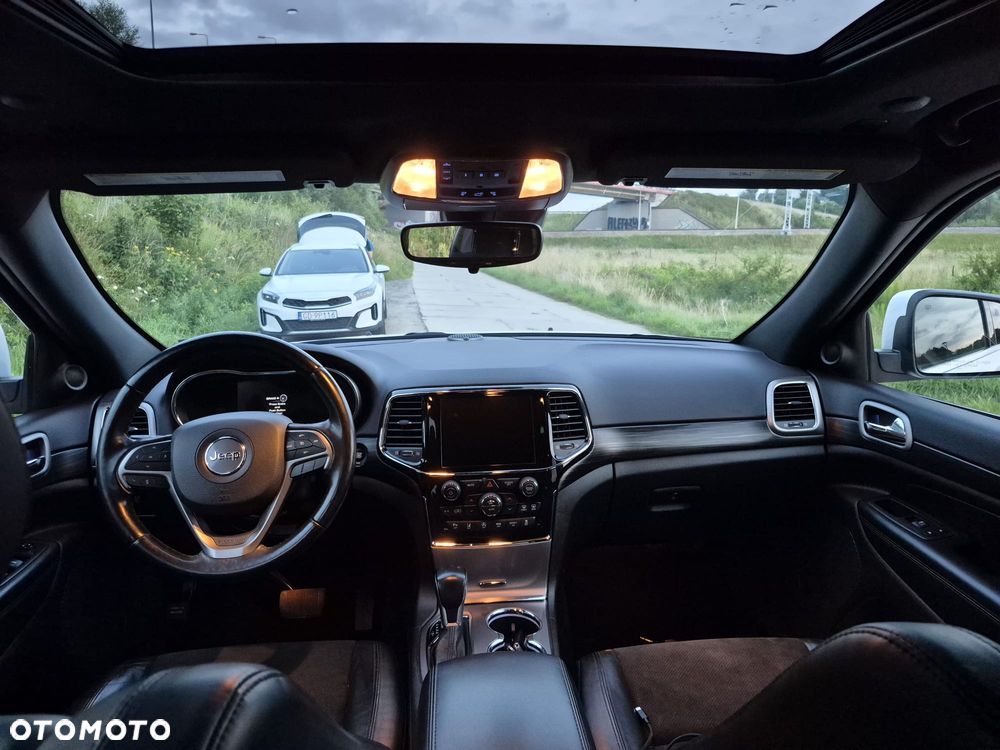 Jeep Grand Cherokee - 18