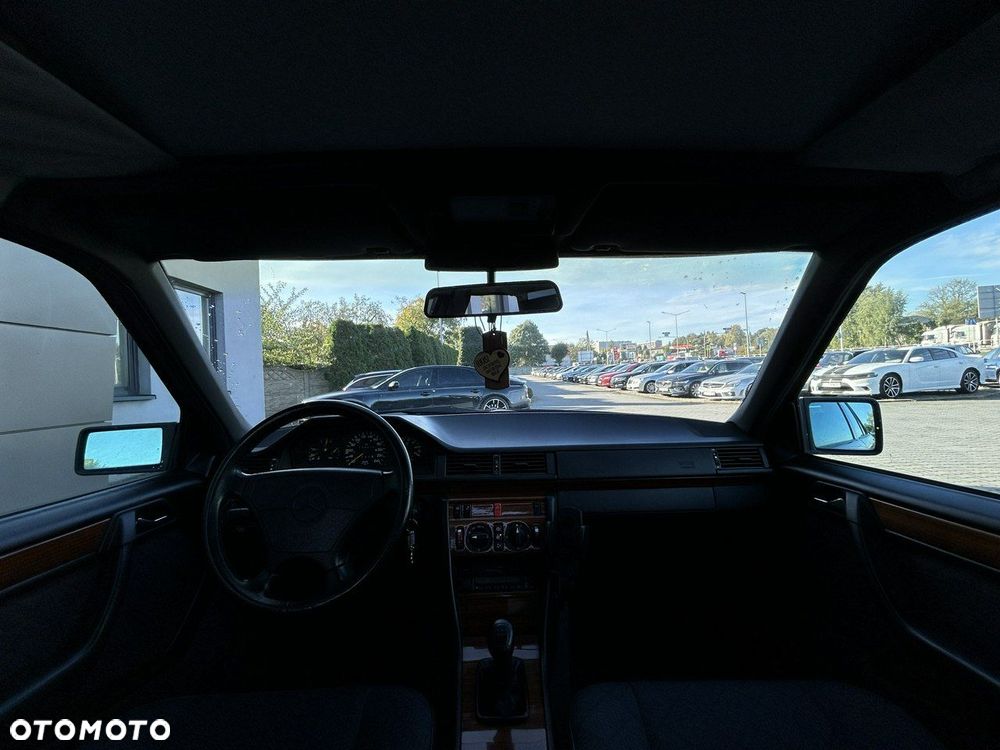 Mercedes-Benz Klasa E - 8