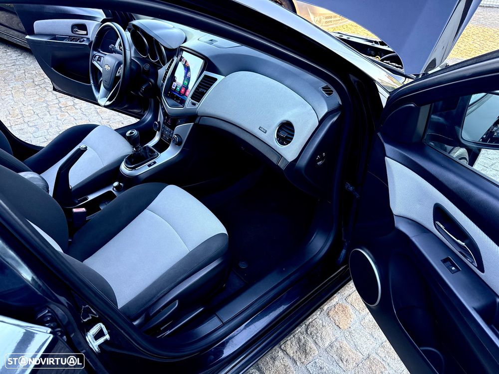 Chevrolet Cruze 1.6 LS - 52