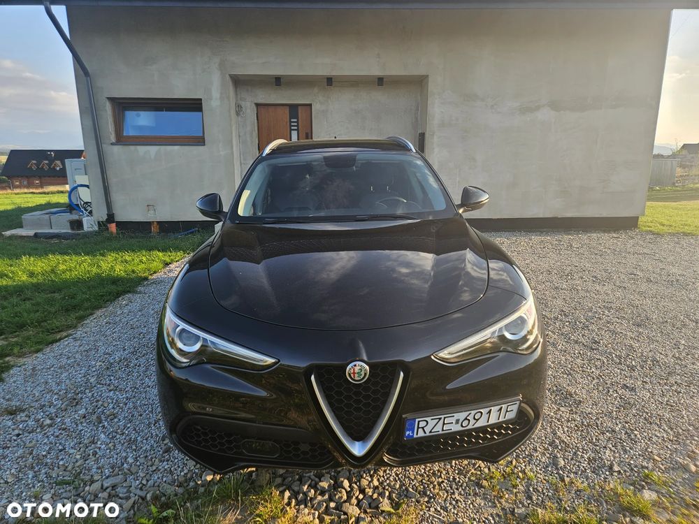 Alfa Romeo Stelvio 2.0 Turbo 16V AT8-Q4 Lusso - 2