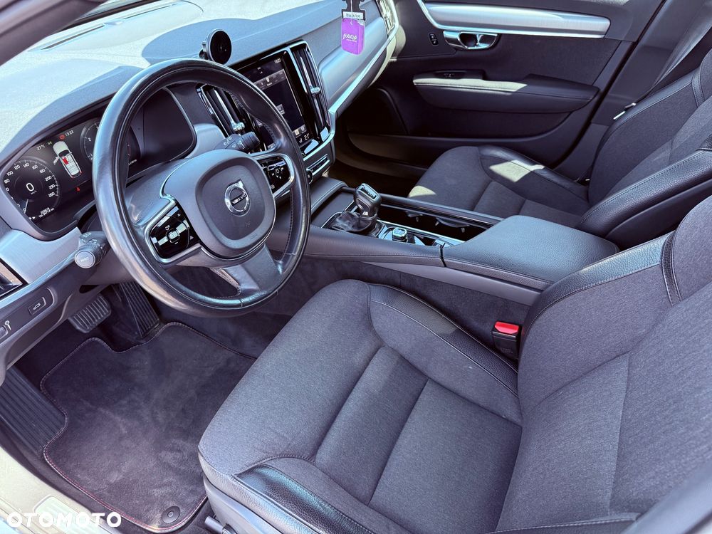 Volvo V90 D4 Momentum - 18