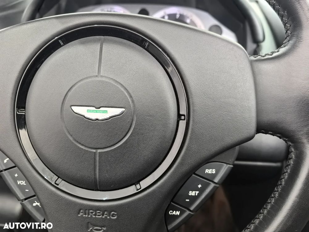 Aston Martin V8 Vantage S - 23