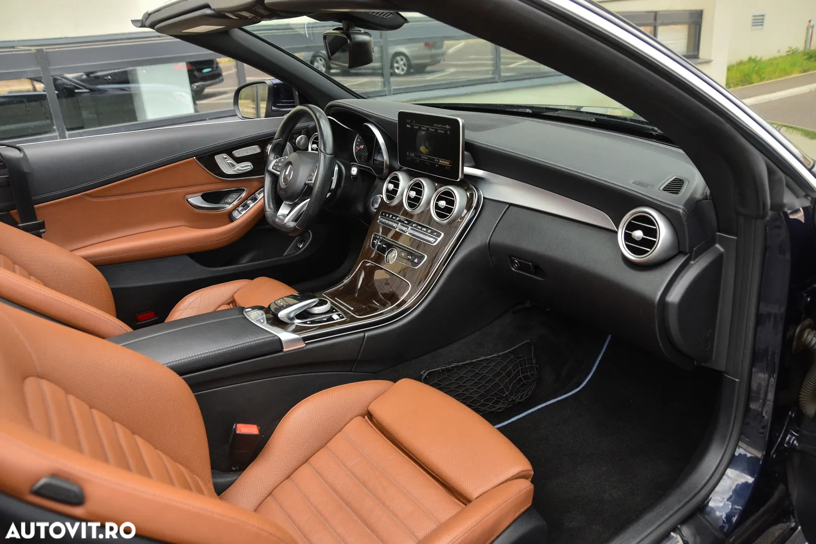 Mercedes-Benz C 300 Cabrio 9G-TRONIC AMG Line - 3