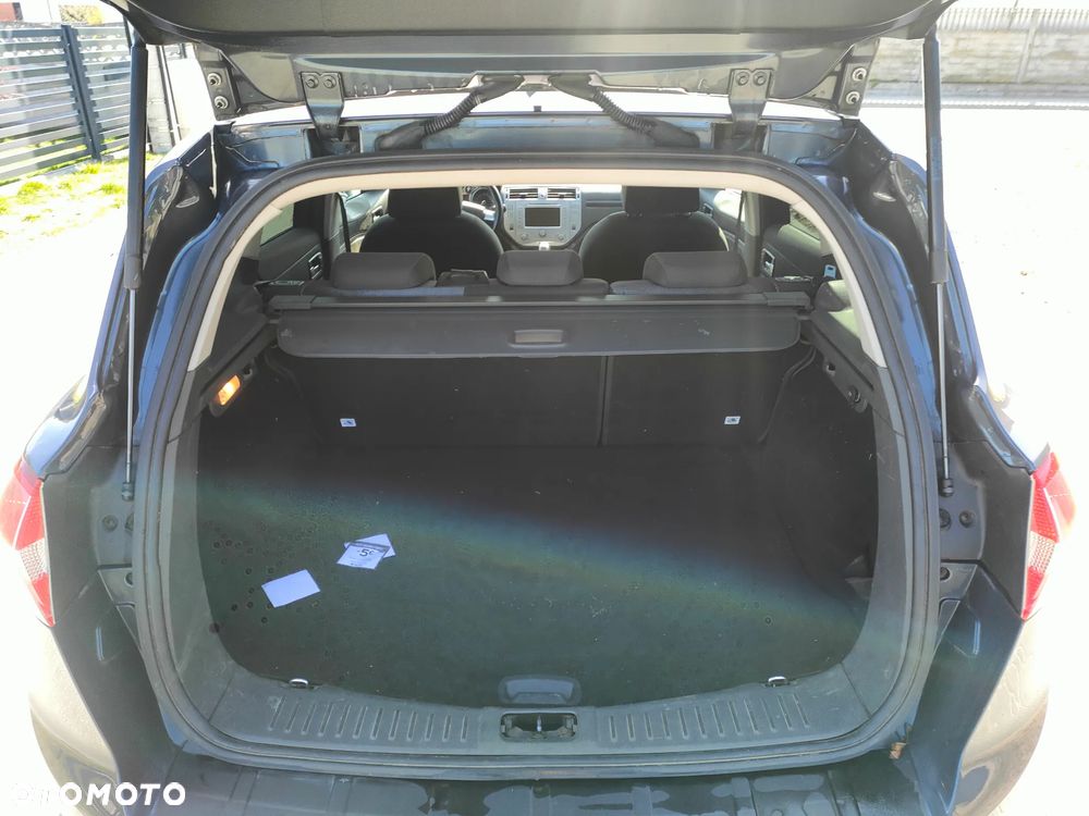 Ford Kuga 2.0 TDCi 2x4 Titanium - 16