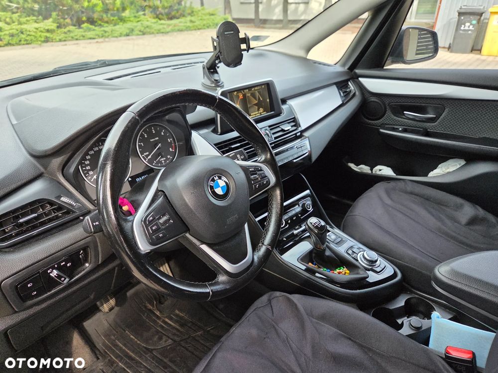 BMW Seria 2 216d - 5