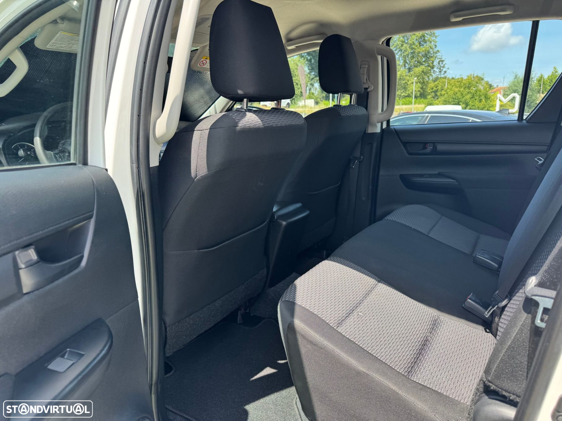 Toyota Hilux 2.4 D-4D 4WD CD CM - 12