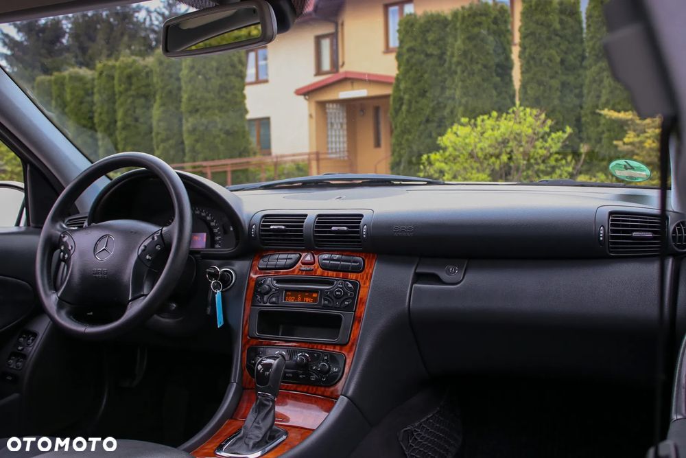 Mercedes-Benz Klasa C 180 Kompressor Automatik Classic - 36