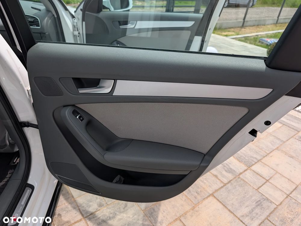 Audi A4 Avant 2.0 TDI DPF clean diesel multitronic S line Sportpaket - 23