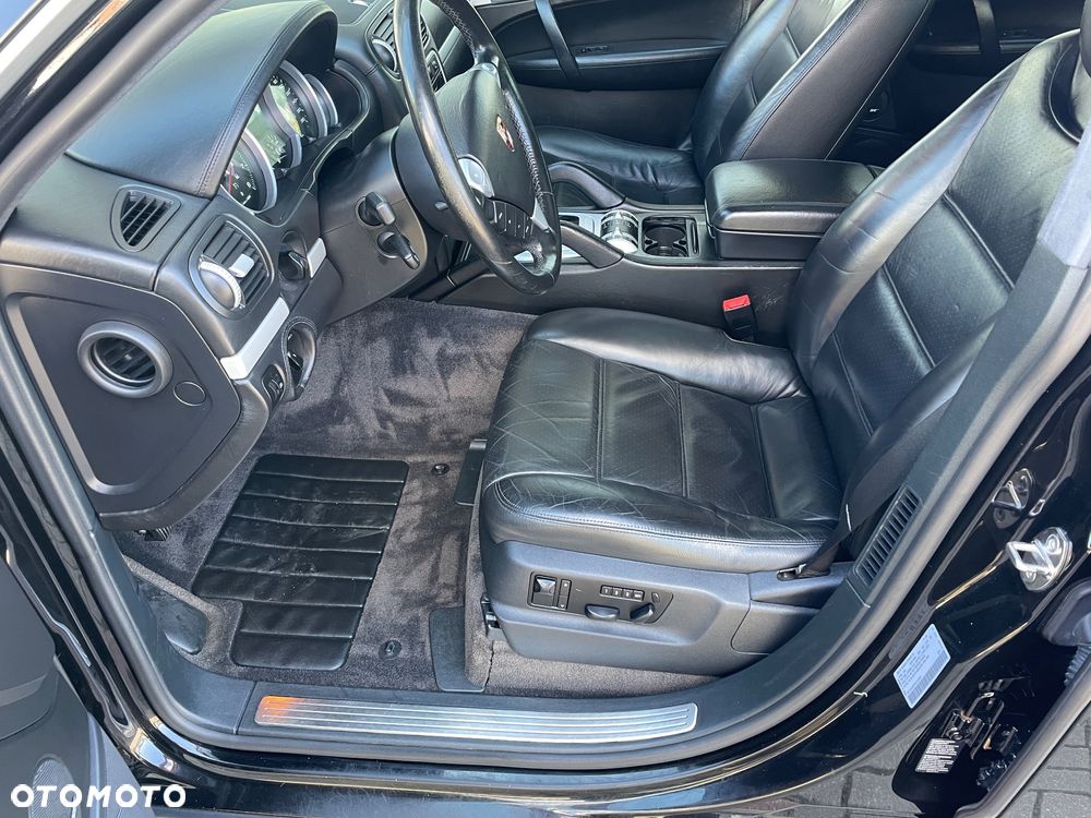 Porsche Cayenne Turbo - 6