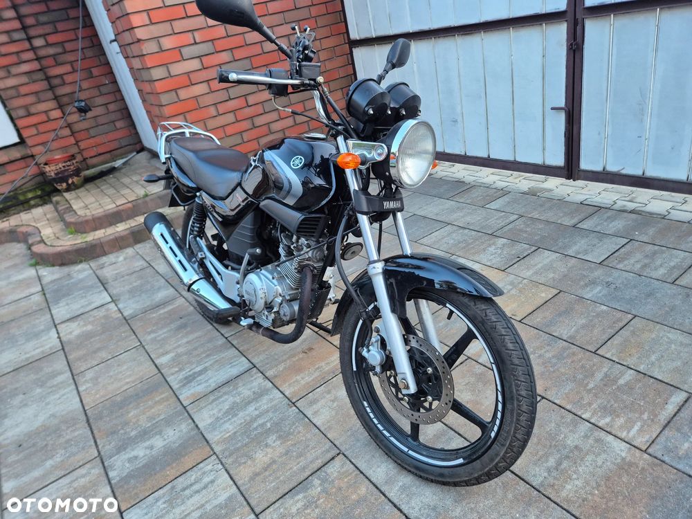 Yamaha YBR - 9