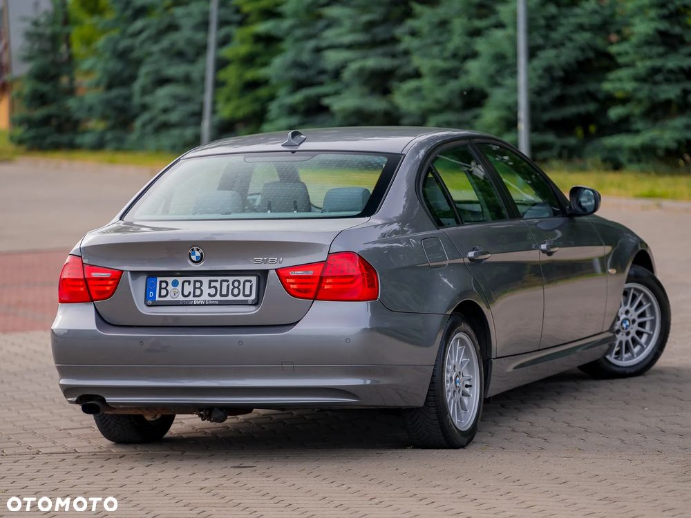 BMW Seria 3 318i Edition Exclusive - 8