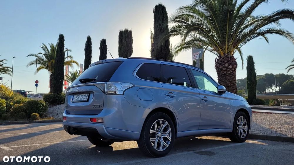 Mitsubishi Outlander - 5