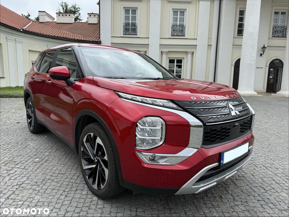 Mitsubishi Outlander - 2