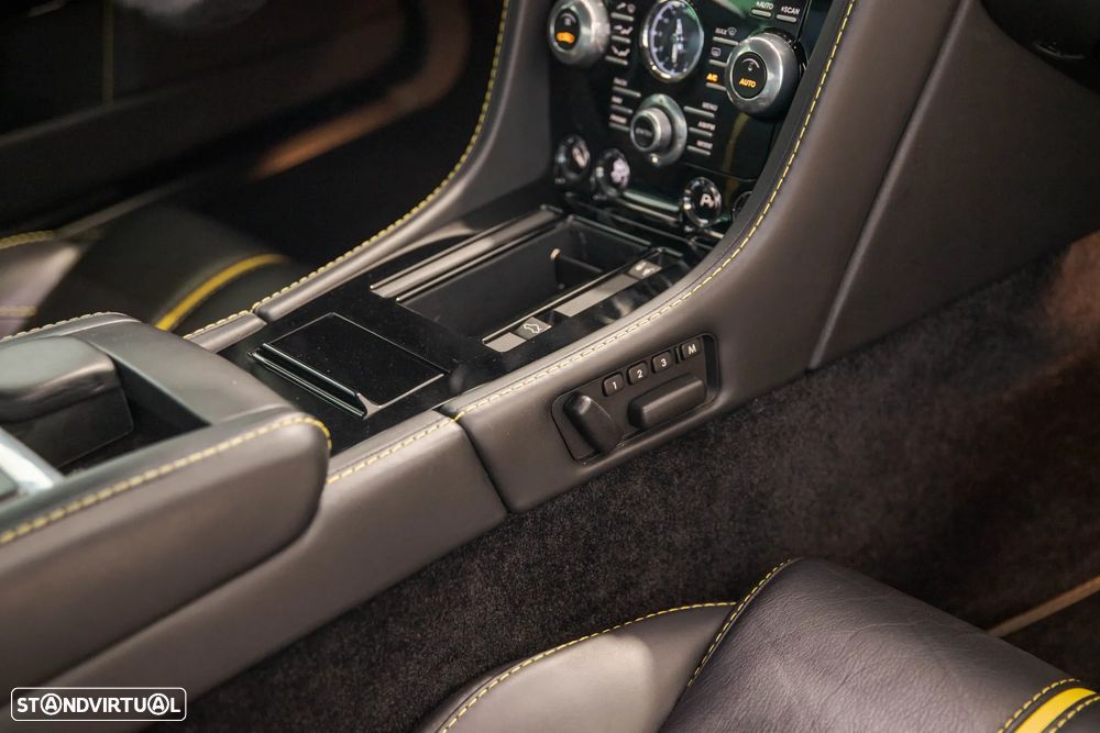 Aston Martin Vantage Coupe V12 S Sportshift 3 - 26
