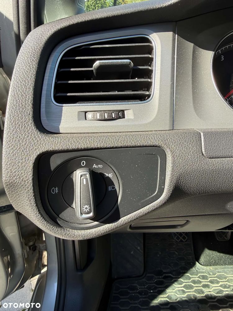 Volkswagen Golf - 23