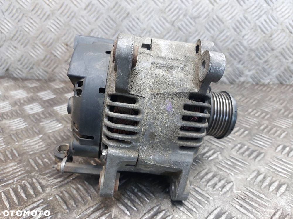 ALTERNATOR VOLKSWAGEN PASSAT B6 2.0 TDI 021903026L ID: 239564 - 3
